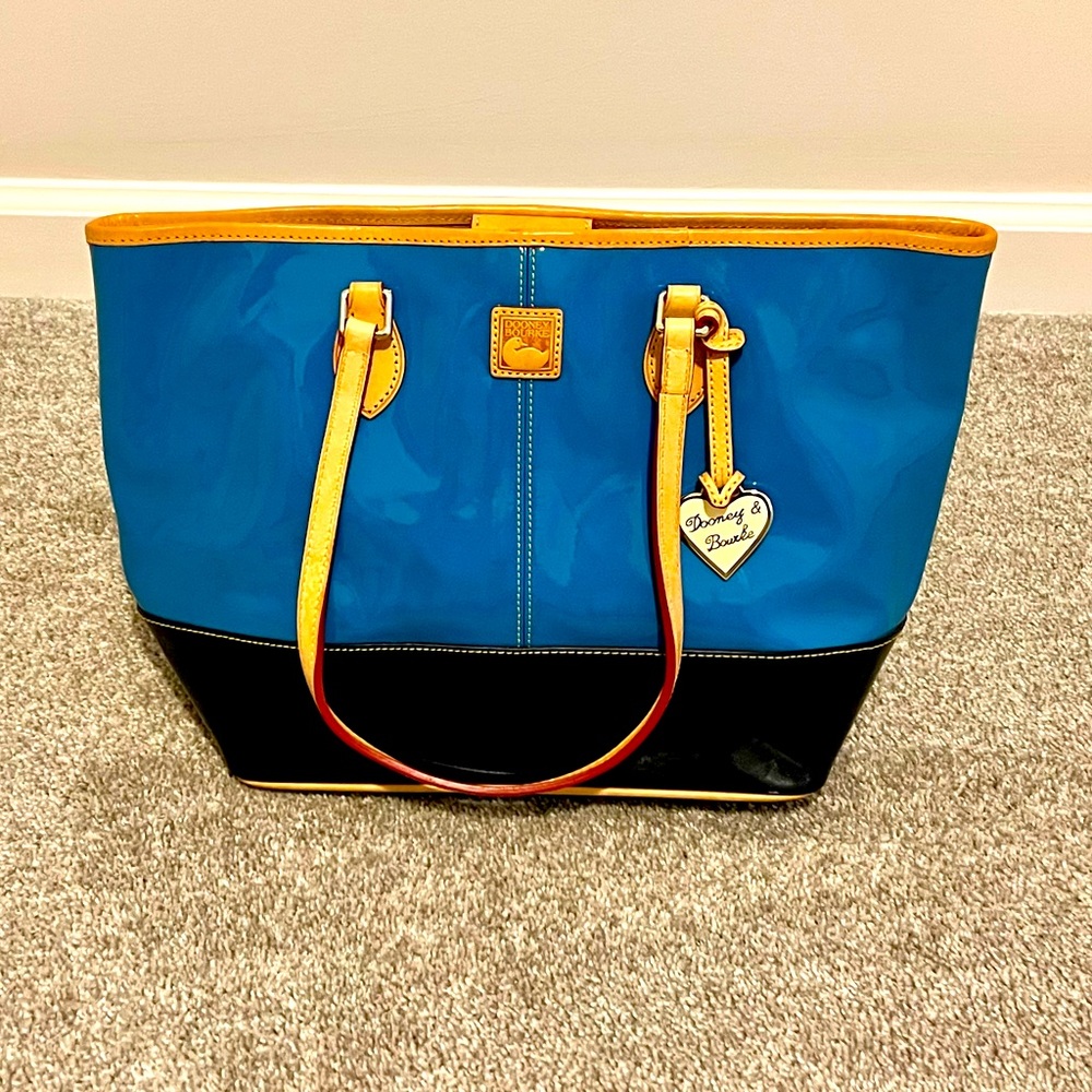 Dooney and Bourke Patent Large Tote